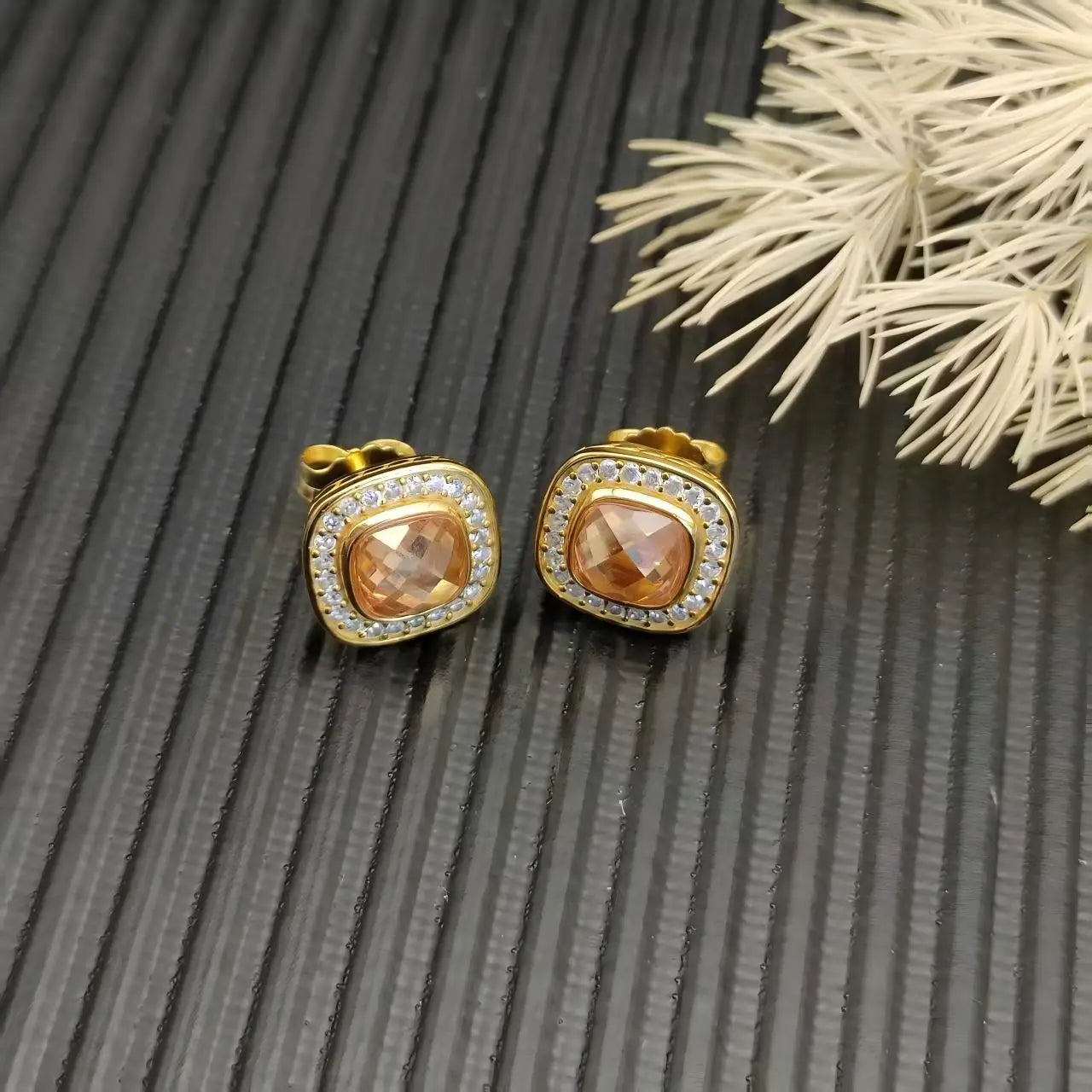 Necklace and Earrings Set With Zircon Square Pendant