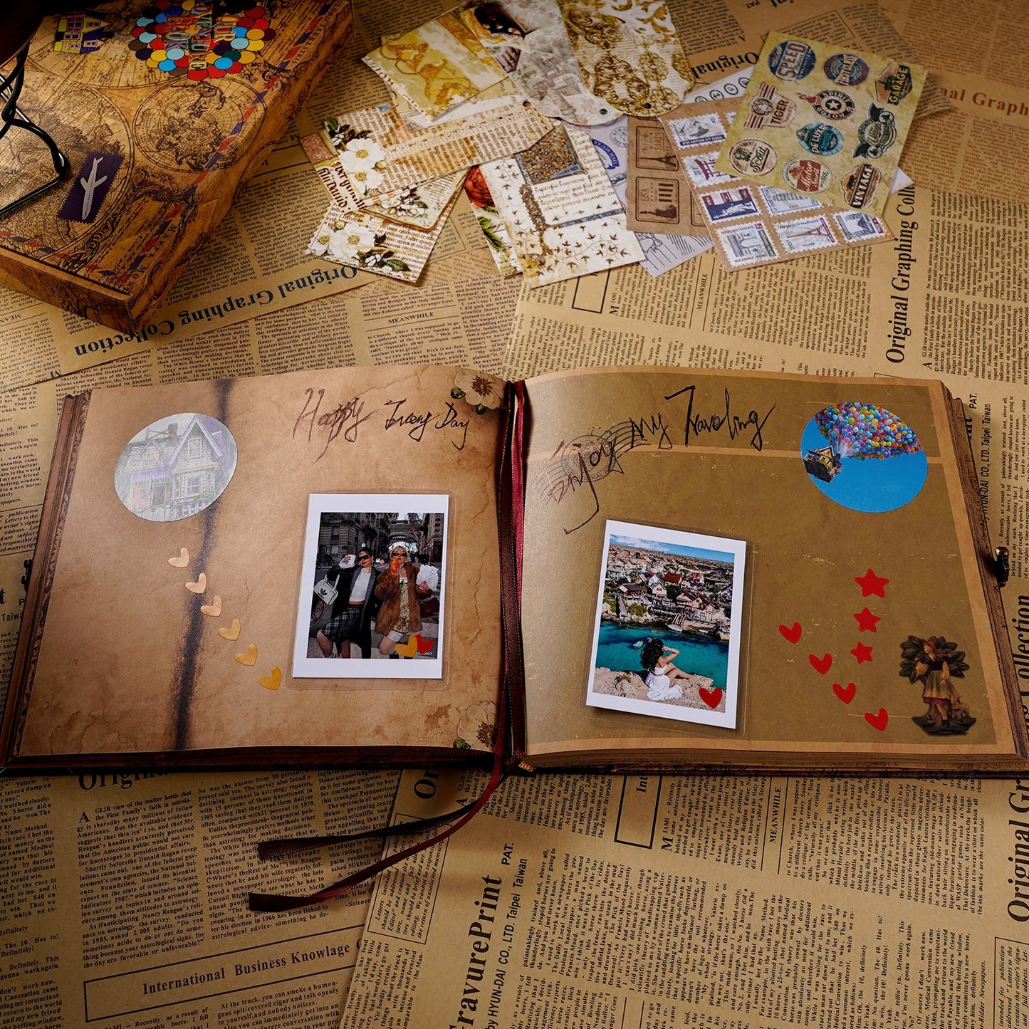 Scrapbook Album Vintage Balloon Text Theme Journal