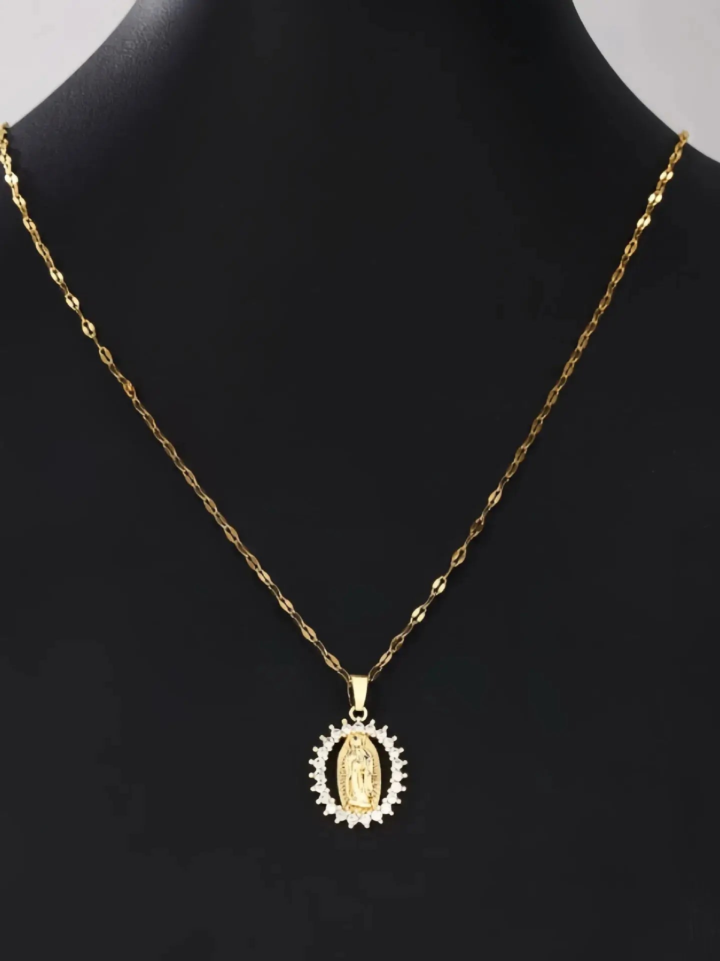 Necklace Zircon Inlaid Star Hollow Virgin Mary Pendant